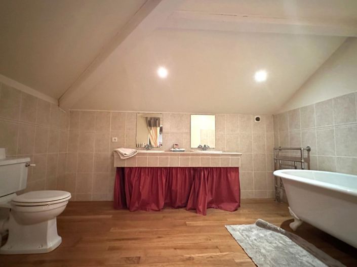 Image No.17-4 Bed House for sale