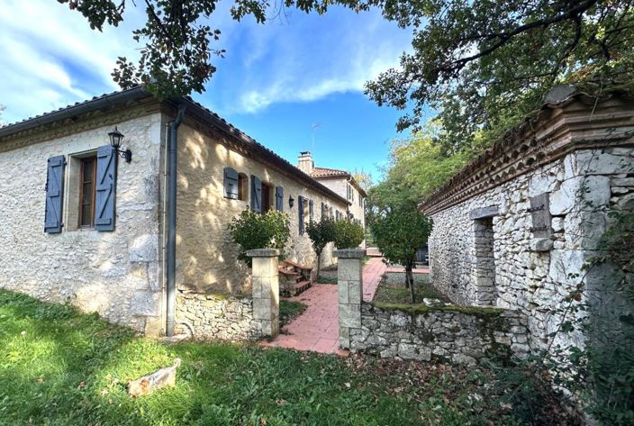 Image No.2-4 Bed House for sale