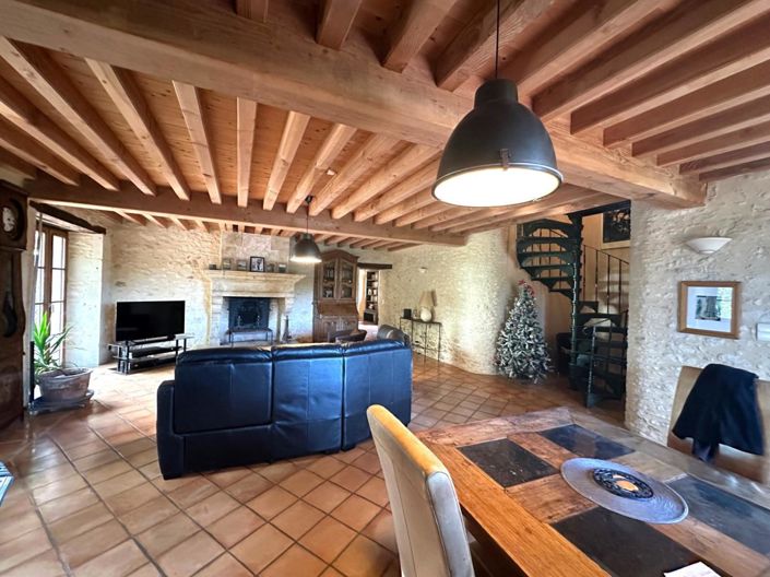 Image No.6-4 Bed House for sale