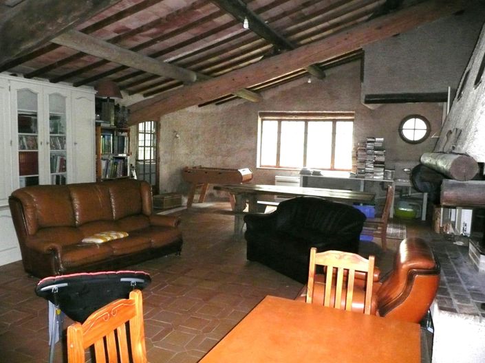 Image No.8-6 Bed House for sale