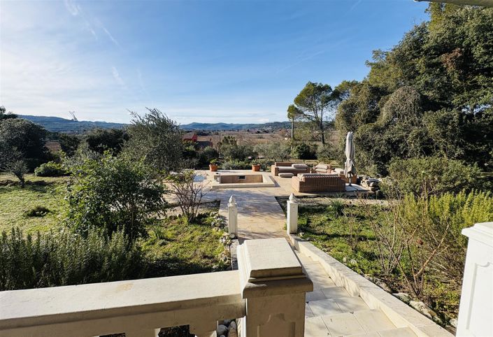 Image No.2-4 Bed House for sale