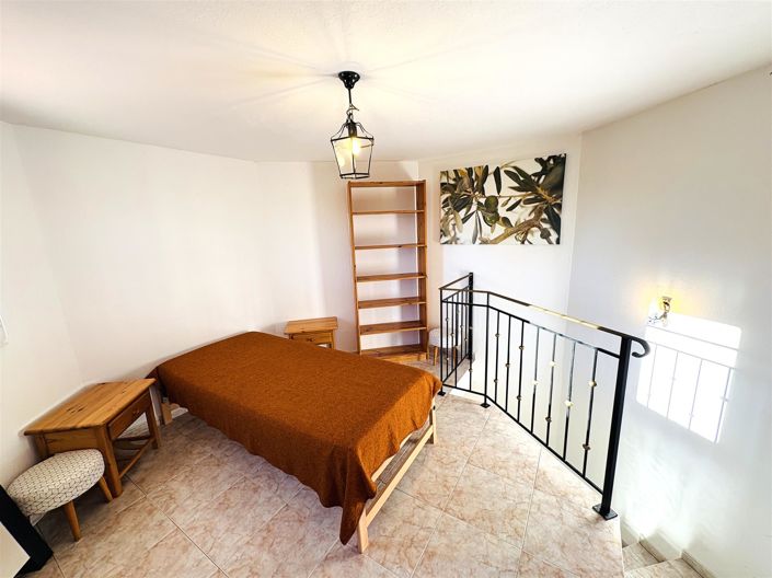 Image No.15-3 Bed House for sale