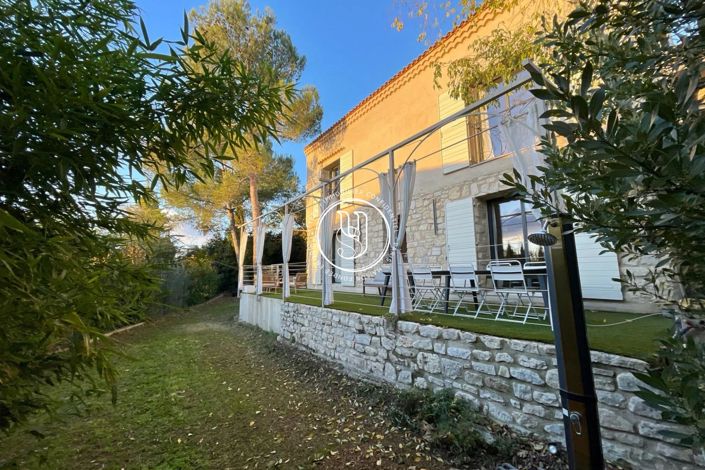 Image No.2-Maison de 3 chambres à vendre à Uzès