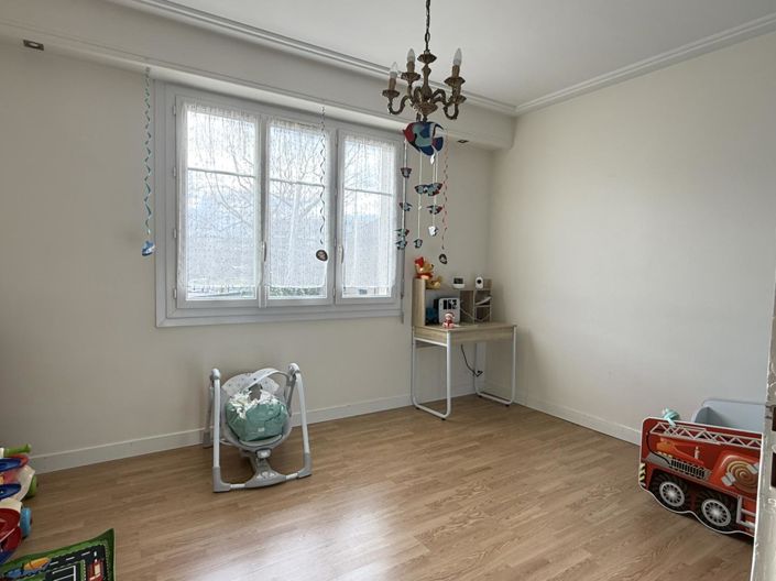 Image No.9-5 Bed House for sale