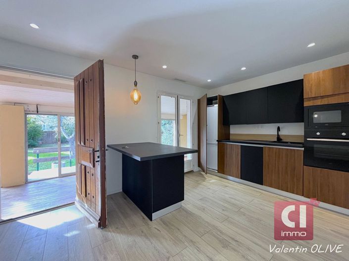 Image No.3-3 Bed House for sale