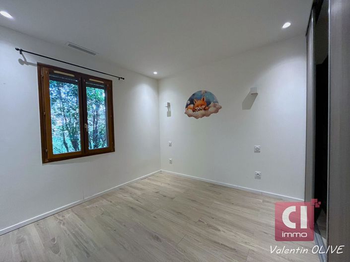 Image No.6-3 Bed House for sale