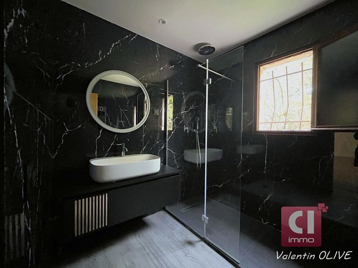 Image No.8-3 Bed House for sale