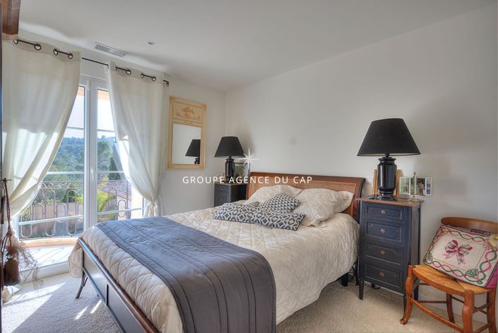 Image No.10-4 Bed House for sale