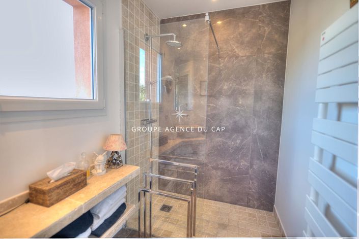 Image No.14-Maison de 4 chambres à vendre à Saint-Raphael