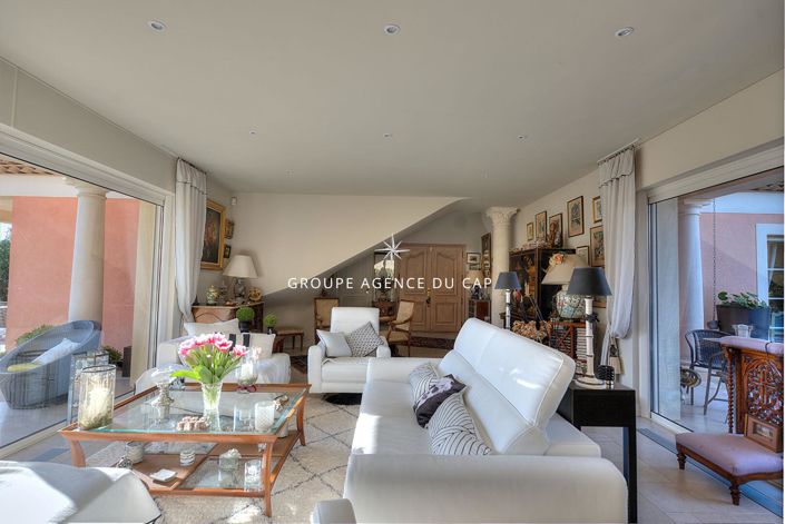 Image No.3-4 Bed House for sale