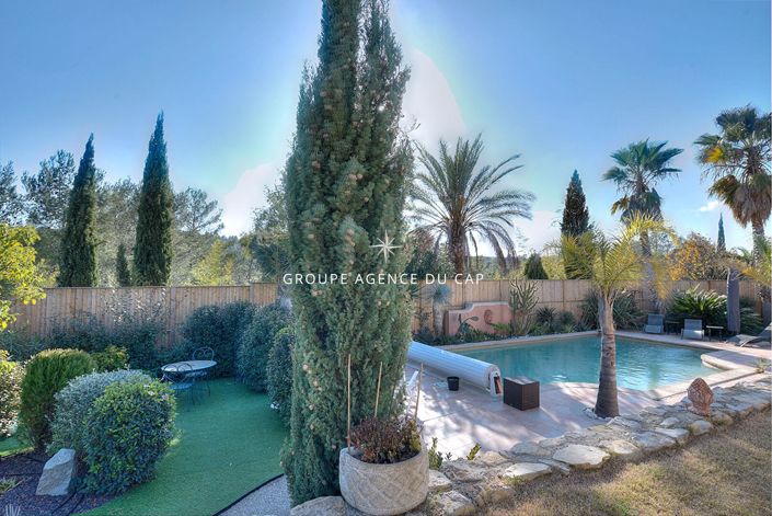 Image No.8-4 Bed House for sale