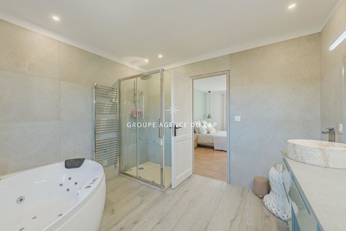 Image No.12-Maison de 4 chambres à vendre à Saint-Raphael