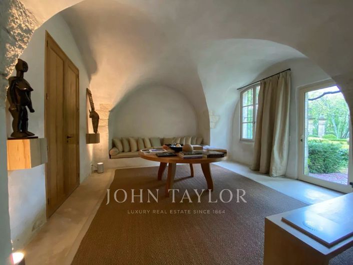 Image No.17-7 Bed House for sale