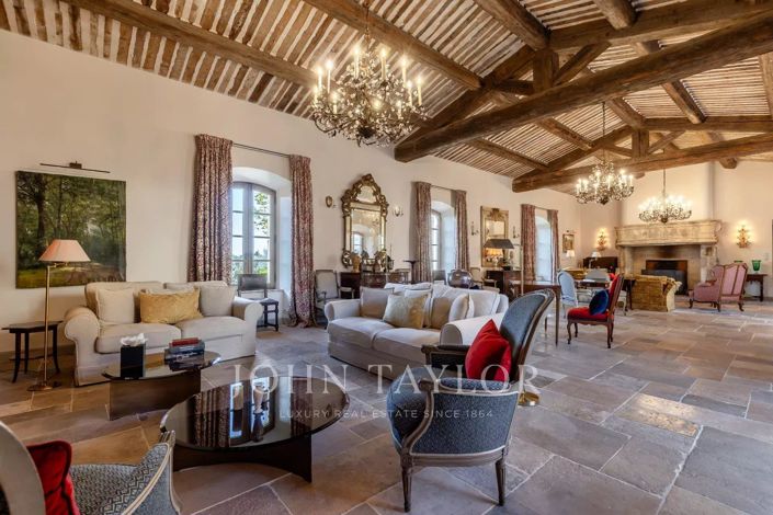 Image No.7-7 Bed House for sale