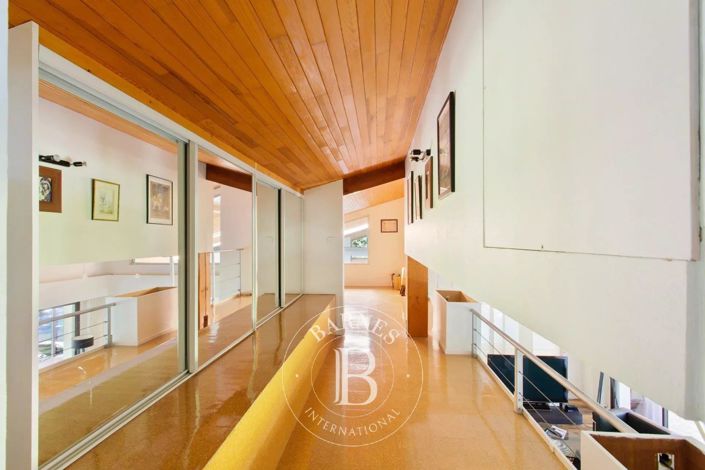 Image No.10-9 Bed House for sale