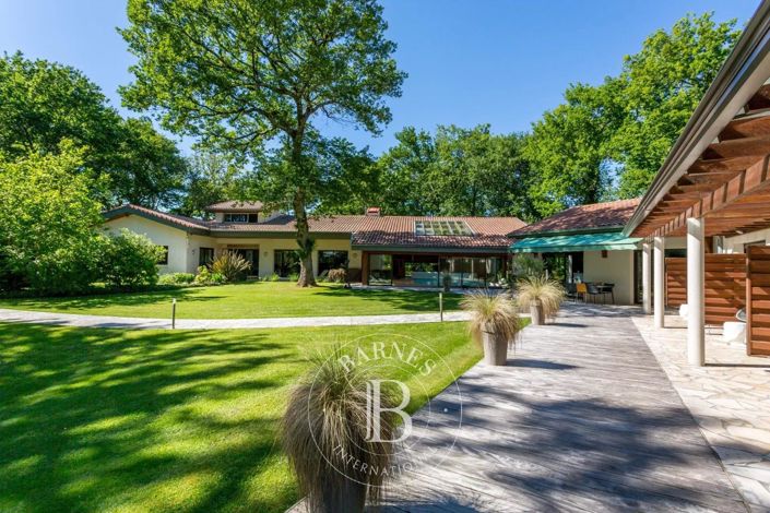 Image No.2-9 Bed House for sale