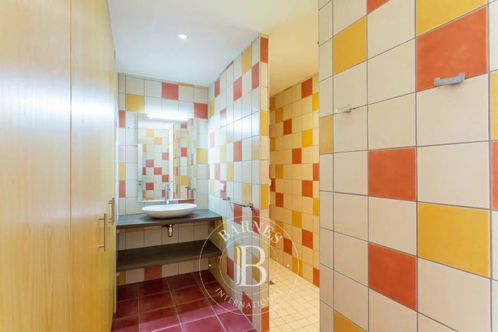 Image No.20-9 Bed House for sale