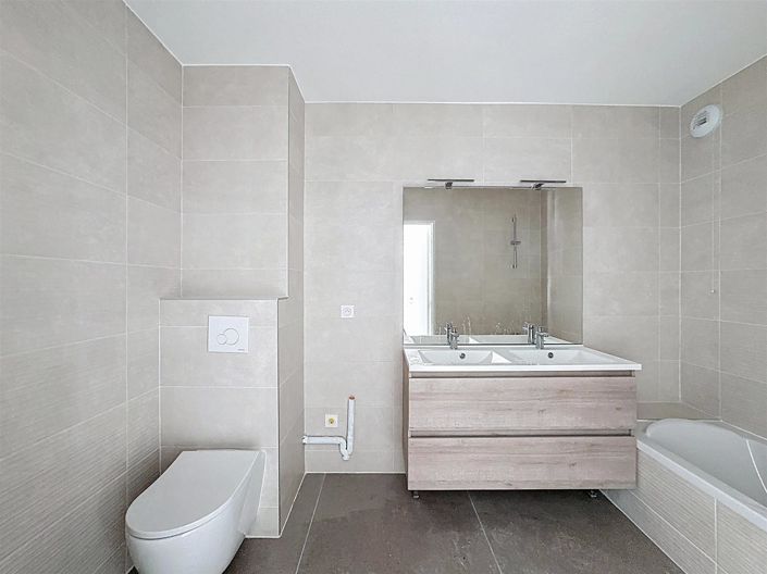 Image No.8-3 Bed Apartment for sale