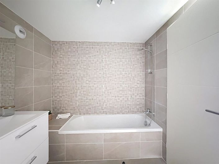 Image No.10-3 Bed Apartment for sale