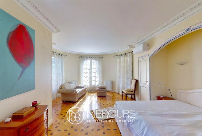 Image No.5-7 Bed House for sale