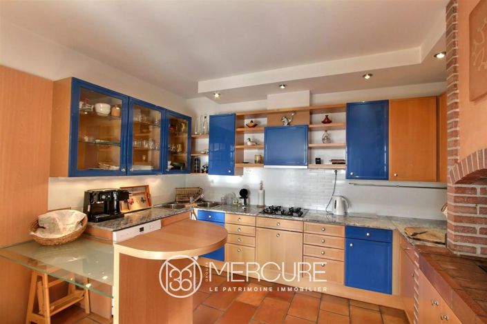 Image No.5-6 Bed House for sale