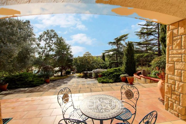 Image No.6-6 Bed House for sale