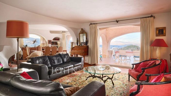 Image No.11-3 Bed House for sale