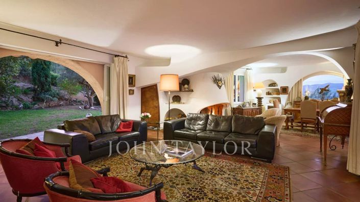 Image No.12-3 Bed House for sale