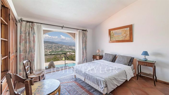 Image No.12-3 Bed House for sale