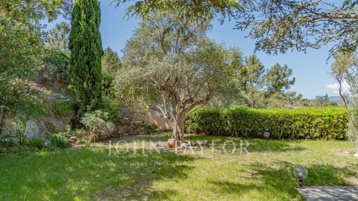 Image No.15-3 Bed House for sale