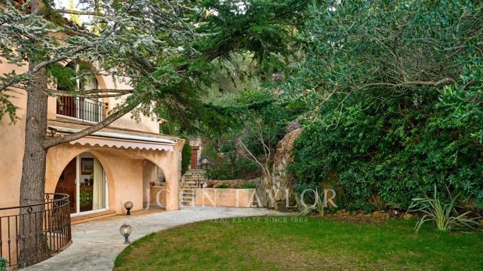 Image No.17-3 Bed House for sale