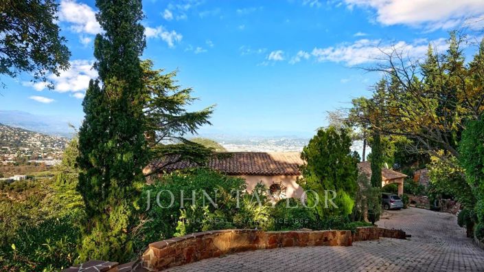 Image No.18-3 Bed House for sale