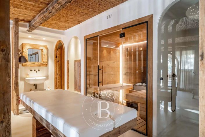 Image No.10-7 Bed House for sale