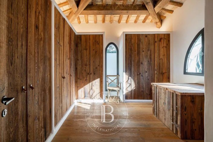 Image No.16-7 Bed House for sale