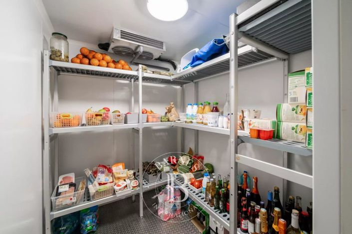 Image No.17-7 Bed House for sale