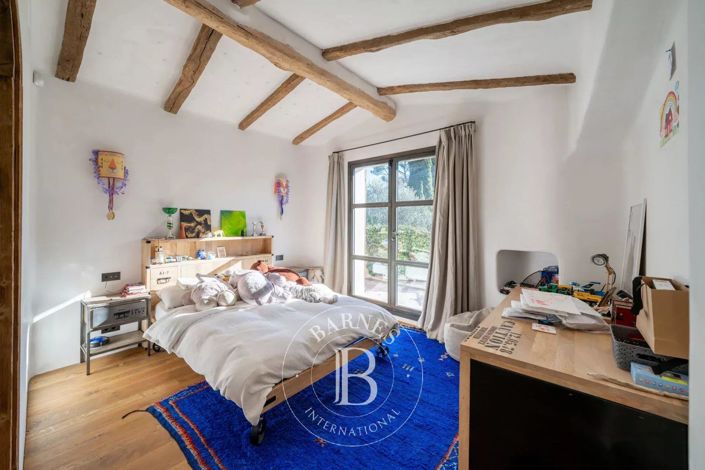 Image No.18-7 Bed House for sale