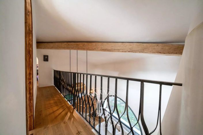 Image No.19-7 Bed House for sale