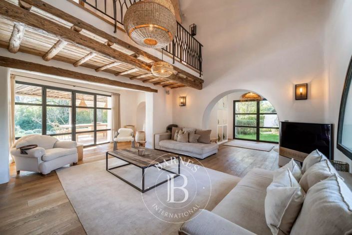 Image No.4-7 Bed House for sale