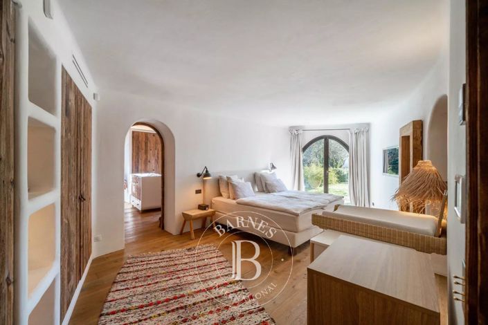 Image No.6-7 Bed House for sale