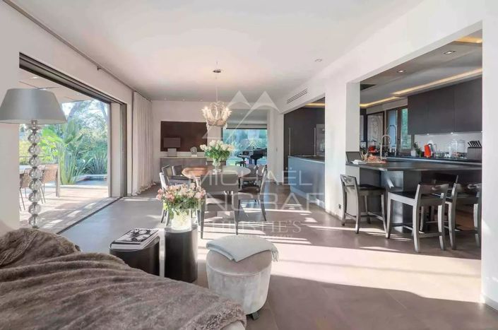 Image No.4-4 Bed House for sale