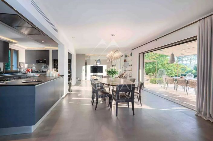 Image No.6-4 Bed House for sale