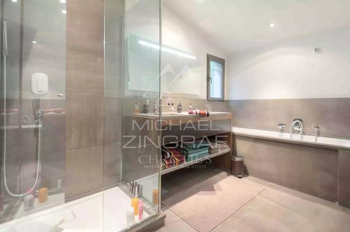 Image No.8-4 Bed House for sale