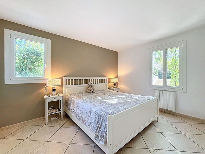 Image No.15-4 Bed House for sale