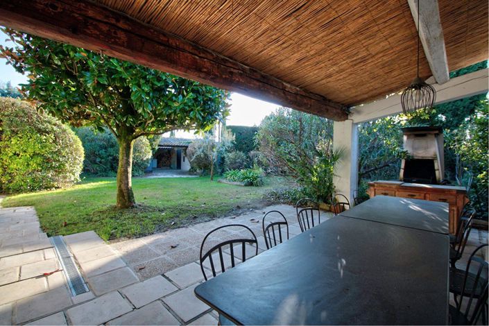 Image No.4-8 Bed House for sale