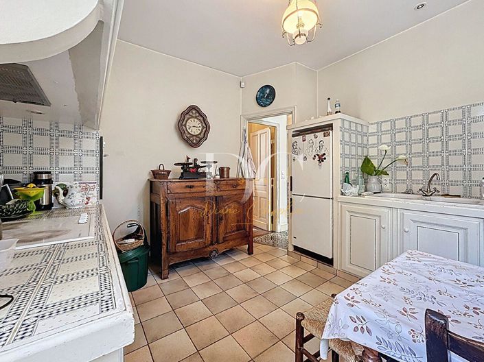 Image No.10-3 Bed House for sale