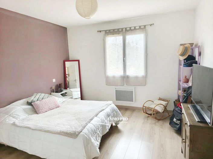 Image No.8-4 Bed House for sale