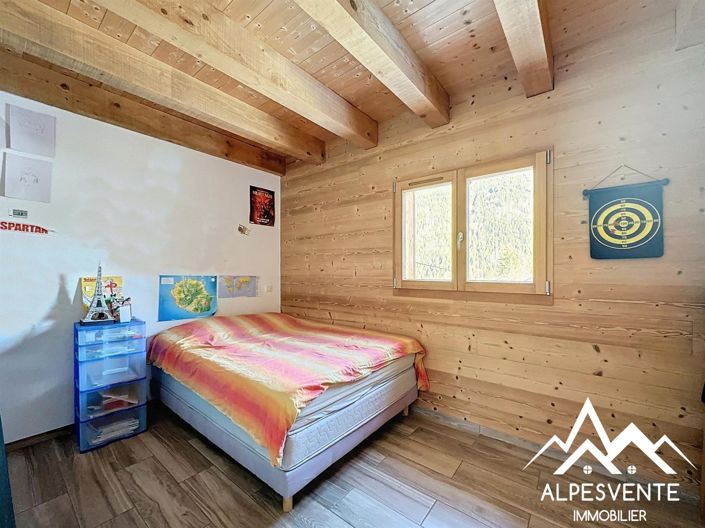 Image No.10-6 Bed House for sale