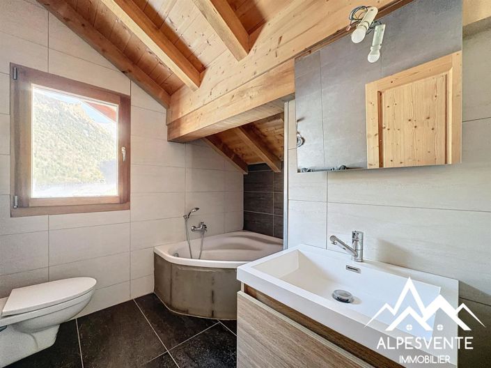 Image No.13-6 Bed House for sale