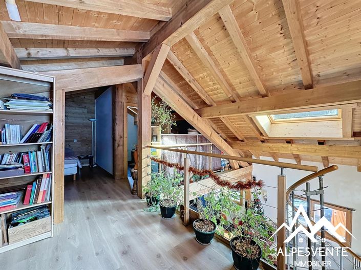 Image No.14-6 Bed House for sale