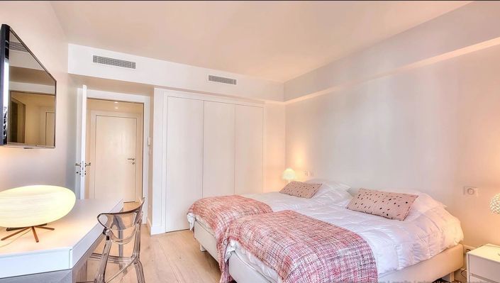 Image No.14-3 Bed Apartment for sale